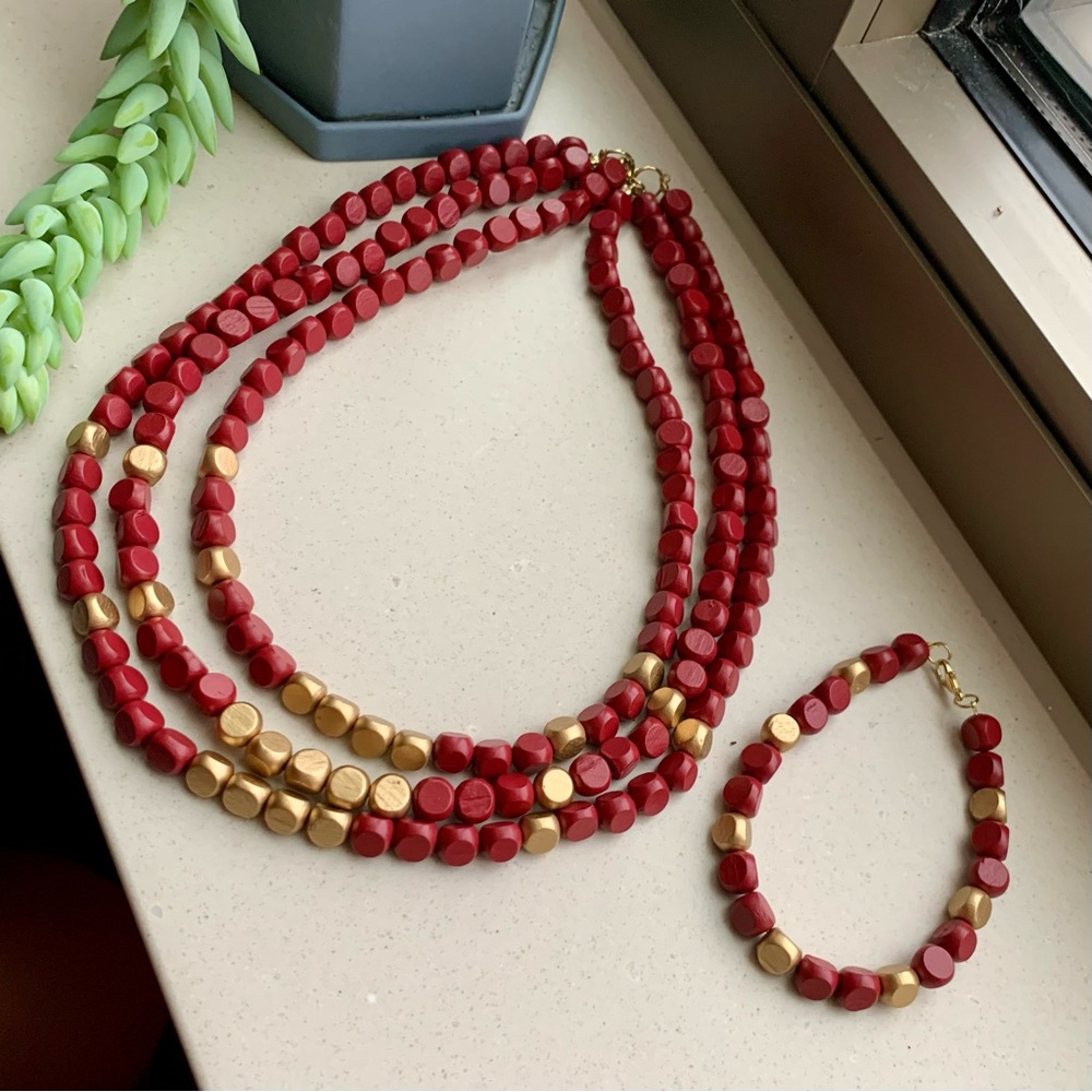 Elegant Red and Gold Beaded Necklace and Bracelet Set